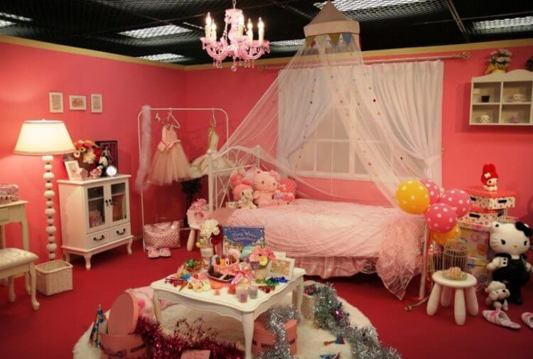 Hello Kitty bedroom