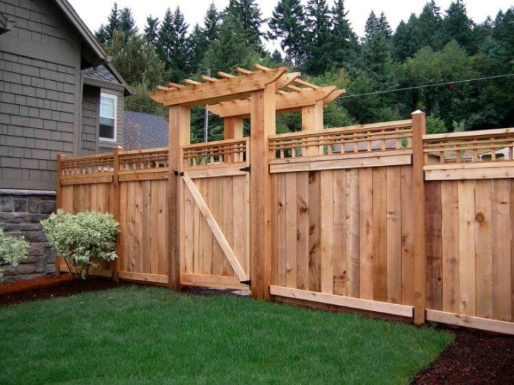  Pallet Fence Gate