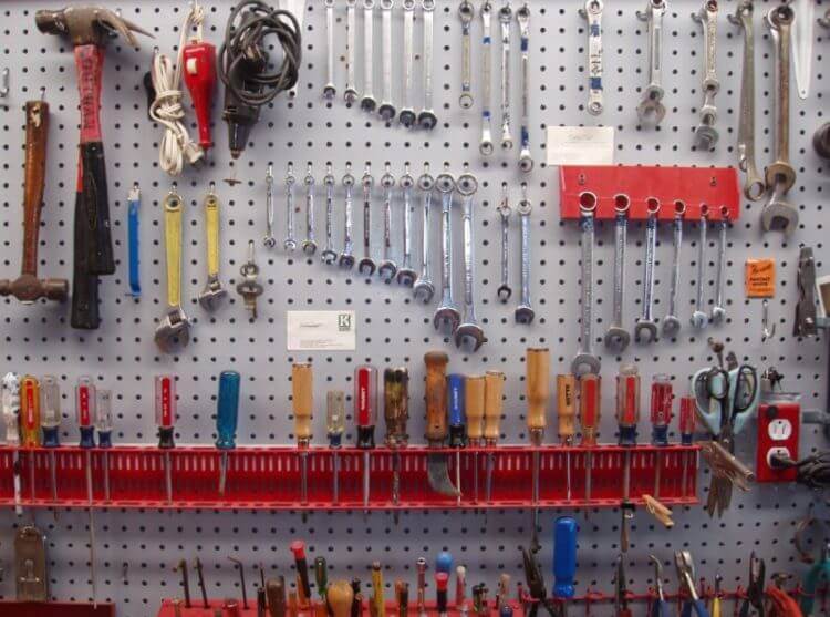 Do-It-Yourself Pegboard