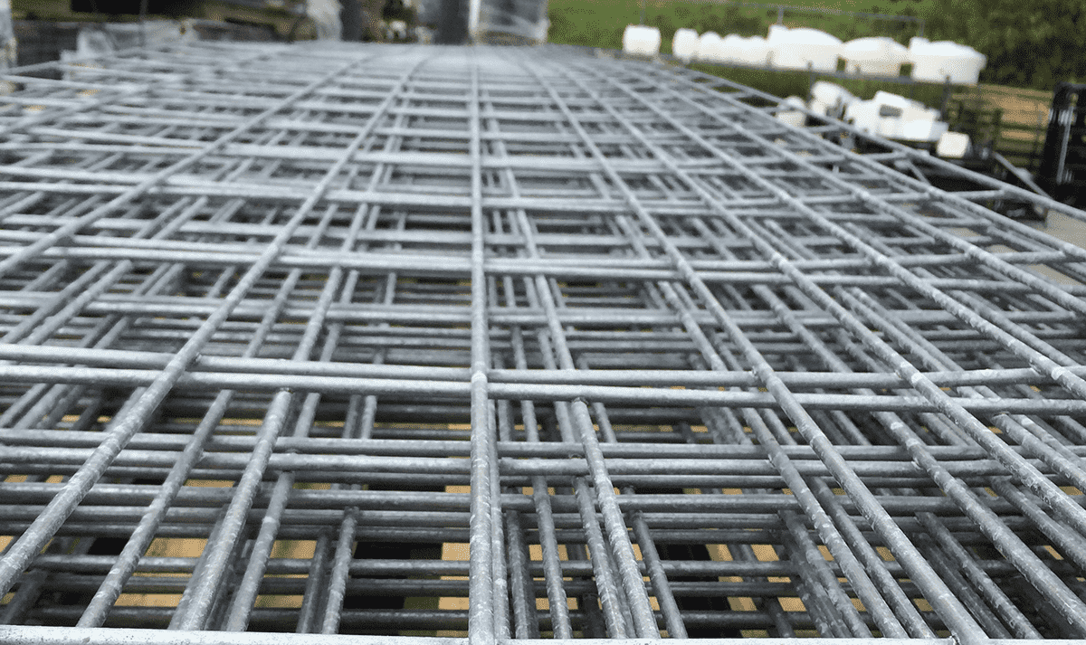 Construct A Hog Wire Fence