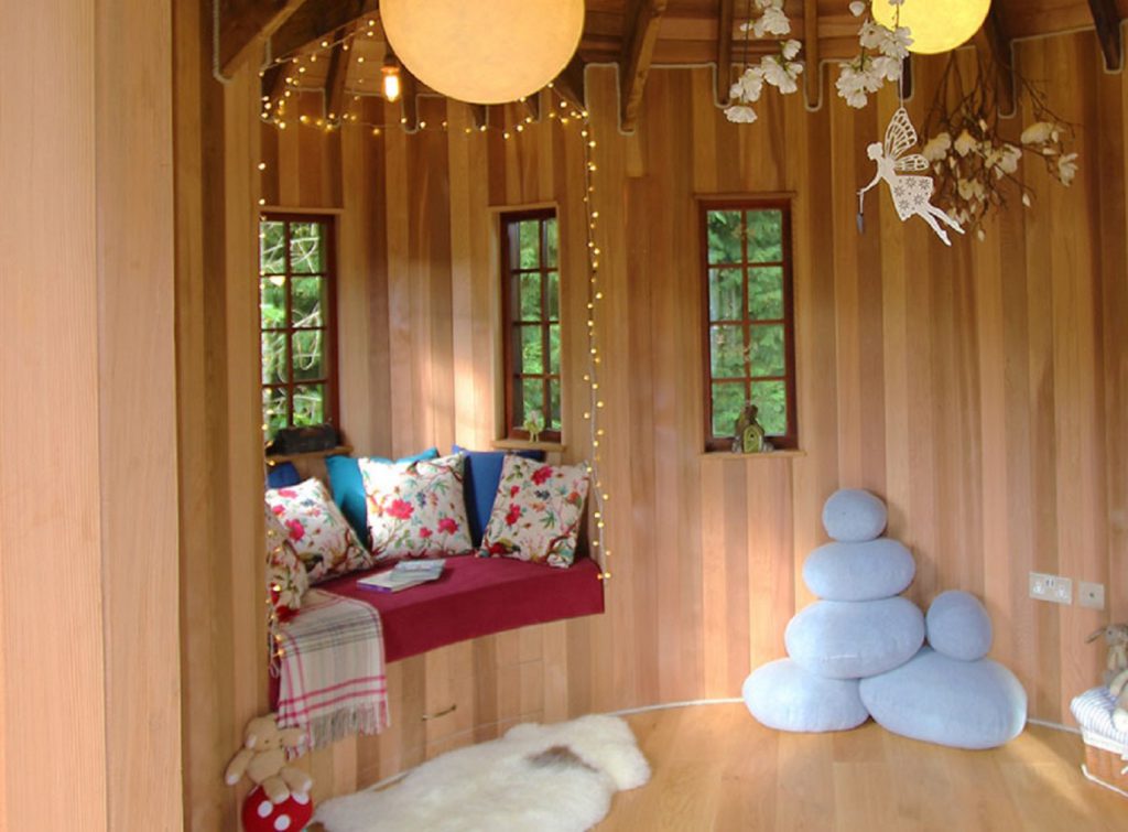 Round Treehouse Interior Ideas