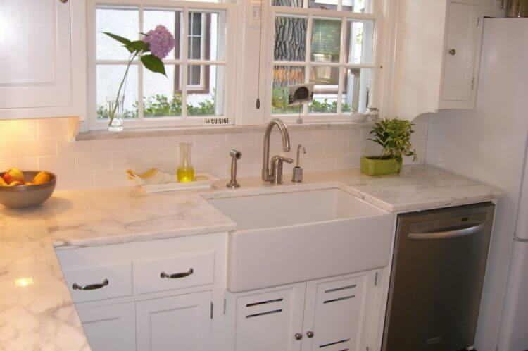 white corner kitchen sink