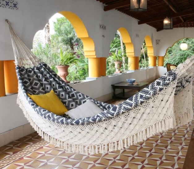 21 Brilliant Hammock Ideas for a Laid-Back Staycation 8