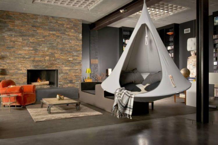 21 Brilliant Hammock Ideas for a Laid-Back Staycation 15