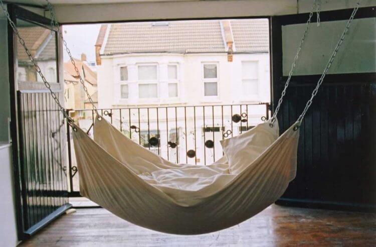 21 Brilliant Hammock Ideas for a Laid-Back Staycation 18