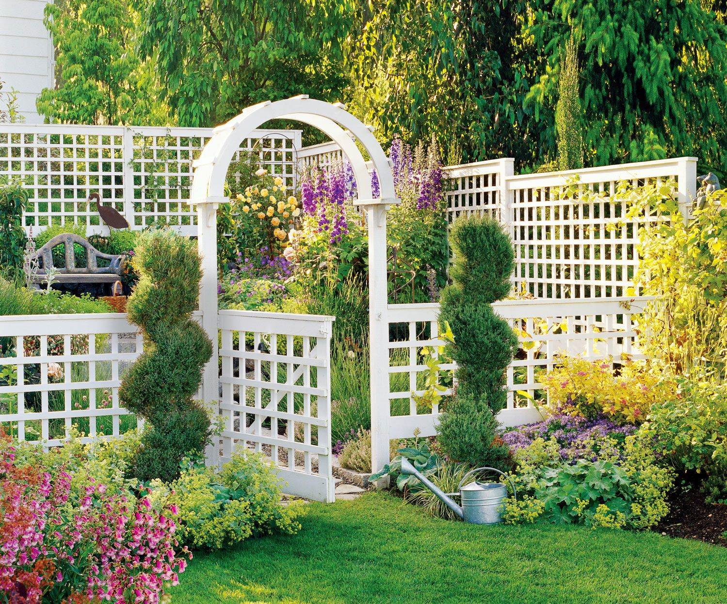 A Guide To Different Types Of Decorative Garden Fences